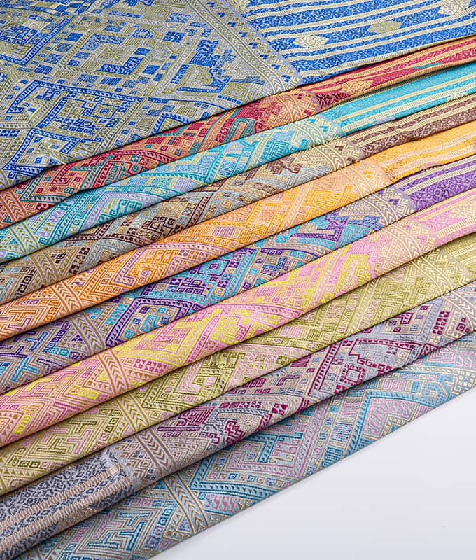 Tissu jacquard en polyester creux pour paréo traditionnel laotien